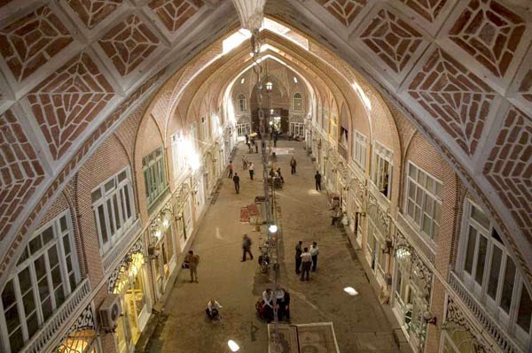 #بازار_تبریز، بزرگ‌ترین #بازار سرپوشیدهٔ جهان است که در مردادماه سال ۱۳۸۹ خورشیدی در فهرست میراث جهانی #یونسکو به ثبت رسیده.#بازار_بزرگ_تاریخی_تبریز zahrakeshvari - akhunian#آتش‌سوزی #تبریز📡 @VahidOnline#بازار_تبریز، بزرگ‌ترین #بازار سرپوشیدهٔ جهان است که در مردادماه سال ۱۳۸۹ خورشیدی در فهرست میراث جهانی #یونسکو به ثبت رسیده.#بازار_بزرگ_تاریخی_تبریز zahrakeshvari - akhunian#آتش‌سوزی #تبریز📡 @VahidOnline