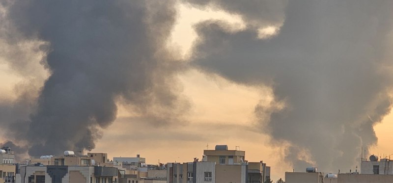 وحید ساعت ۶.۲۰  اصفهان سمت جنوبش صدای  حداقل ۱۰ ا انفجار هنوز هم صدای جنگنده میادساعت ۶