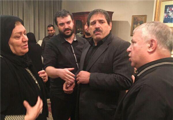 قیافه‌ها جوریه که دارن از خونه بیرونش میکنن و #پروین هم میگه به خدا نمی‌دونستم اینجوری می‌کنه وگرنه نمی‌آوردمشtwitter.com/NrzNima/status/795304704741965824📡 @VahidOnline#عباس_جدیدی