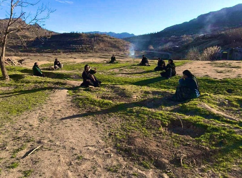 1️⃣ هم‌نشینی زنان روستایی با رعایت #دوری_اجتماعی علیه #کروناHassanvandگویا در کهگیلویه و بویراحمد