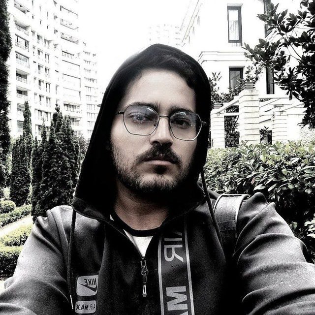 عارف جنتیان از ادمین‌های کانال توییت اسپورت و ورزشی‌نویسان توئیتر که با نام بردیوف فعالیت می‌کرد. به دست نیروهای امنیتی در خانه پدرش در اصفهان بازداشت شده است.iranintlsportشنبه ۵ آذر ۱۴۰۱، مأموران امنیتی در غیاب پدرم وارد منزل شده و پس از بازرسی خانه و ضبط وسائل الکترونیکی برادرم - #عارف_جنتیان - او را به مکانی نامعلوم منتقل می‌کنند.او در تماسی که با ما داشت گفته که اکنون در زندان اوین است.#بردیوف مالک کانال پرمخاطب «توییت اسپورت» است.corrector_pen📡 @VahidOnline