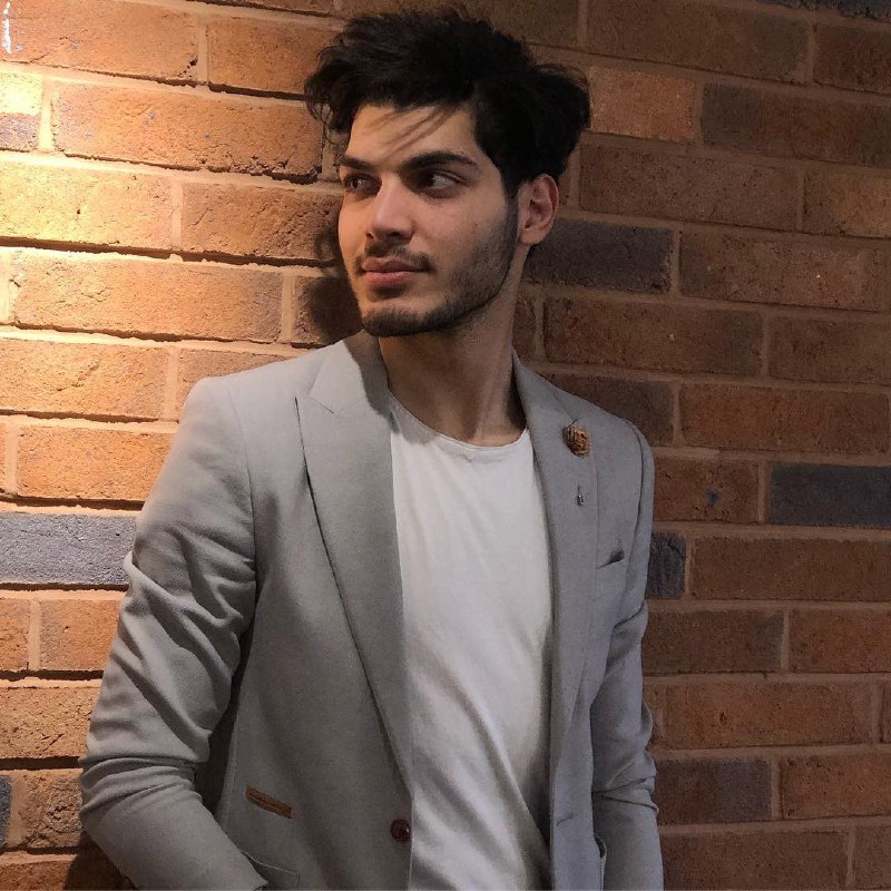 براساس خبرهای رسیده به سایت بیدارزنی امروز ۵دی‌ماه درمراسم چهلم نوید بهبودی که در روستای گوراب زرمیخ برگزار شده است، دوازده نفر از افرادی که در آن مراسم حضور داشتند بازداشت شده‌ وبه مکان نامعلومی منتقل شده‌اند.همچنین پدر نوید بهبودی از کشته‌شدگان آبان ماه احضار شد. Bidarzani#نوید_بهبودی همکار جدید ما بود، تو نمایشگاه کتاب تبریز و مشهد دیدمش و با هم سلام علیک داشتیم. رفته بود آزادی که بره سمت رشت برای شرکت در نمایشگاه. ولی نرسید و غرفه‌ش خالی موند. با تیر زده بودن تو سرش...emovmآپدیت