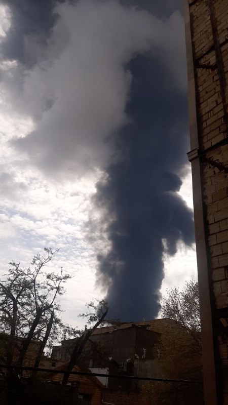 #مشهد عکس‌های دریافتی از ستون دود 'سمت فرودگاه مشهد پس از انفجارهای ساعت ۹