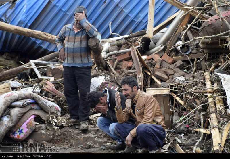 ۲۱نفر از اهالی روستای چنار از توابع #عجب‌شیر را #سیل با خود برده است که تا کنون اجساد ۱۸ نفر پیدا شده است. عکس از شهرام ناعم وندEbrahimHeidari