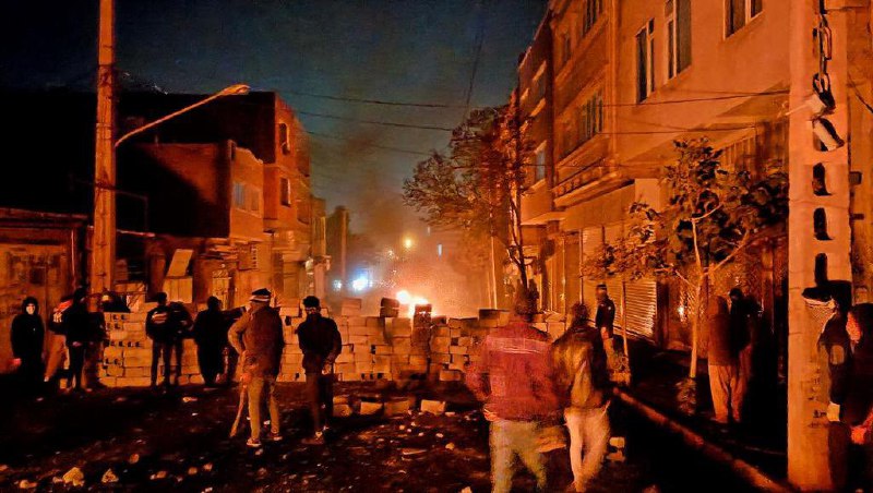 'سنگربندی در #مهاباد'SamRasoulpour📡 @VahidOnline'سنگربندی در #مهاباد'SamRasoulpour📡 @VahidOnline