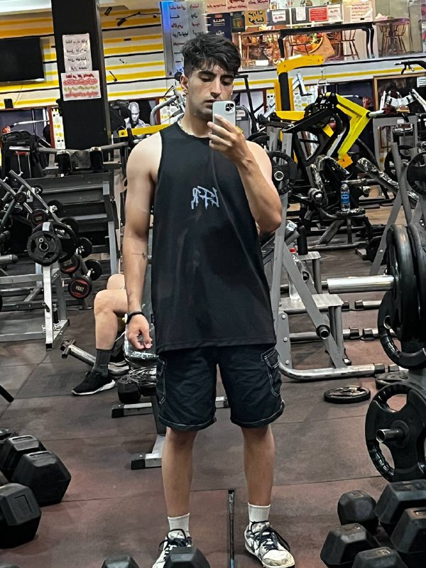 گزارش دریافتی دیروز از قتل عرفان عبدی‌پور در آریاشهر (صادقیه) #تهرانجوان ۲۳ ساله‌ای که فرستنده نوشته برای من عکس و فیلم می‌فرستاد.#عرفان_عبدی‌پور Vahid📡 @VahidOnlineگزارش دریافتی دیروز از قتل عرفان عبدی‌پور در آریاشهر (صادقیه) #تهرانجوان ۲۳ ساله‌ای که فرستنده نوشته برای من عکس و فیلم می‌فرستاد.#عرفان_عبدی‌پور Vahid📡 @VahidOnline