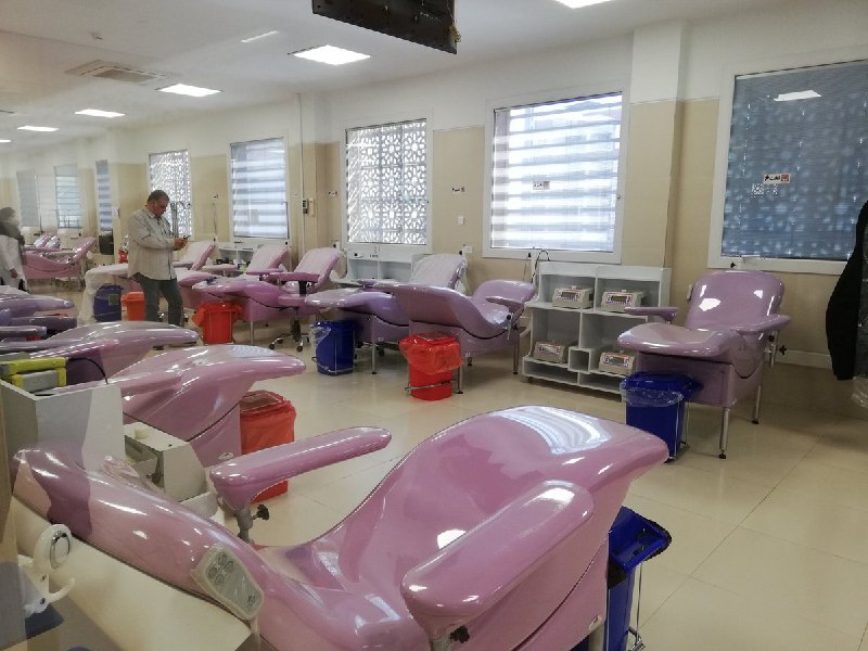 من امروز رفتم مرکز اهدای خون صدر، خیلی تمیز و خلوت بود. همه نکات ضدعفونی رو هم رعایت می‌کردند. لطفاً اگر میتونید برید و خون بدید. جای پارک هم فراوانه.sepanta_persiaمدیرعامل سازمان انتقال خون