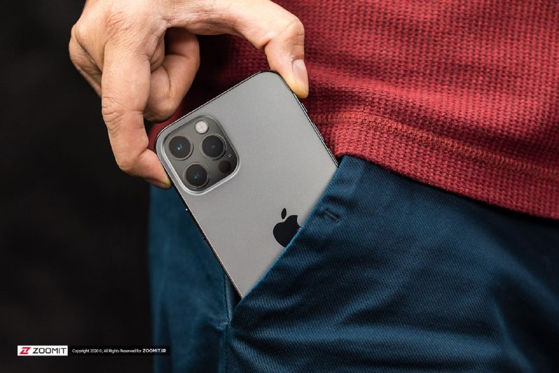 بنا به تصمیم #کمیسیون_تلفیق لایحه #بودجه۱۴۰۰، ورودی گمرکی گوشی و تبلت‌ با قیمت بالای ۶۰۰ دلار دو برابر شد.#واردات گوشی‌های پرچم‌دار و بالارده روز به روز شرایط سخت‌تری را در ایران پیدا می‌کند. در تیر ماه، #واردات_گوشی با قیمت بالای ۳۰۰ یورو ممنوع شد. با اینکه دولت پس از انتشار این خبر از تصمیم خود عقب‌نشینی و اعلام کرد که روال واردات #گوشی همانند قبل ادامه دارد اما ظاهرا وزارت صمت همچنان به‌دنبال ممنوع کردن واردات گوشی با قیمت بالای ۳۰۰ یورو است.حال در اقدامی جدید، سخن‌گوی کمیسیون تلفیق لایحه بودجه ۱۴۰۰ خبر از افزایش ۶ درصدی ورودی #گمرکی گوشی‌ها و تبلت‌ها با قیمت بالای ۶۰۰ دلار داد. به گزارش ایسنا، پیش از این، تعرفه واردات موبایل با قیمت بالای ۶۰۰ دلار ۶ درصد بود که اکنون به ۱۲ درصد افزایش پیدا می‌کند.zoomitبا این خبر قیمت گوشی مثل موشک پرواز می کنهMahdiSa28337652یعنی اگر دیروز آیفون می‌خریدم امروز می‌فروختم، از بیت کوین هم بیشتر سود می‌داد.vesalBehrouziتقریبا هر موبایل متوسط و خوب بالای ششصد دلار است.alirezashirazi📡 @VahidOnline