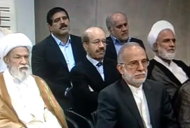 سال‌ها بعد کی باور می‌کنه که فوتوشاپ نبوده حضورش تو مراسم #تنفیذ 😂 SirHermesMarana