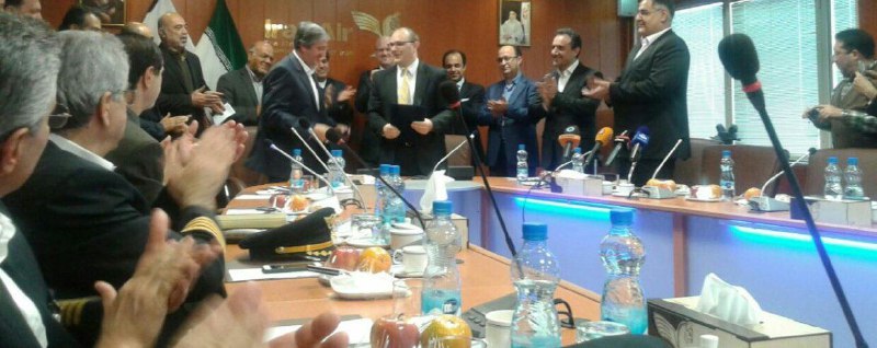 درحالیکه همه منتظر قرارداد #ایرباس بودند،امروز #بوئینگ آمریکا قرارداد ۸۰ #هواپیما را با #ایران‌ایر نهایی کردkenkomoddole