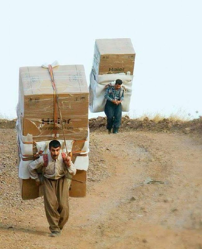 madyar t.co/DS2Xm8Lvoiبازی جان و ناناین کانال برای #کولبر ها است @kolbarkurdistanبرخی‌شان به ضرب گلوله می‌میرند@VahidOnlineکپشن‌های #قاچاق و #قاچاقچی #یخچال روی این عکس باعث اعتراضاتی درتوییترشده
