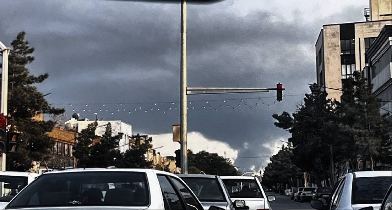 #مشهد عکس‌های دریافتی از ستون دود 'سمت فرودگاه مشهد پس از انفجارهای ساعت ۹