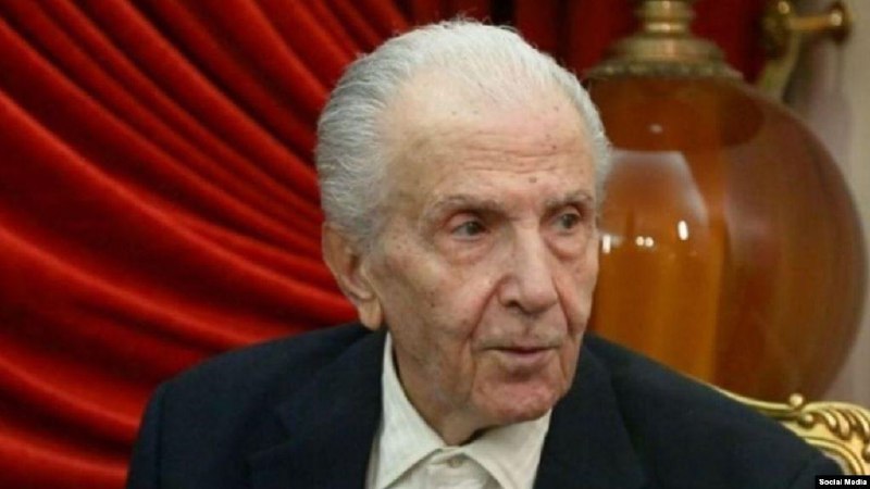 #حسن_توفیق، کاریکاتوریست، مدیرمسوول نشریه #توفیق و بزرگ‌ترین برادر از برادران توفیق، در ۹۵ سالگی بر اثر ایست قلبی در بیمارستان آسیا در تهران درگذشت.حسن توفیق از مدیران مسوول هفته‌نامه فکاهی توفیق بود که دوره سوم این مجله را منتشر کردند. او به مدت ۲۹ سال مدیریت این نشریه را برعهده داشت.این مجله نزدیک به نیم قرن فعالیت داشت.iranintl📡 @VahidOnline