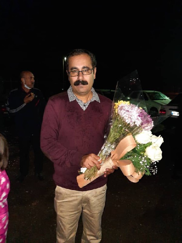 sedighepakzamir#محمد_حبیبی عضو هیات مدیره #کانون_صنفی_معلمان پس از ۹۱۵ روز حبس در زندان اوین و زندان بزرگ تهران، ساعتی قبل آزاد شد.شادباش به فعالان صنفی و به امید آزادی سایر #معلمان_دربند AhmadMedadiآزادی آقای حبیبی، امروز پس از تحمل ۳۰ ماه حبس، متاثر از بخشنامه جدید رئیس قوه قضاییه مبنی بر آزادی زودهنگام و کاهش محکومیت ۱۵۷ تن از زندانیان سیاسی امنیتی صورت گرفته است. hra_newsاین معلم و فعال صنفی در تجمع #معلمان برای توقف خصوصی‌سازی آموزش و احترام به حق تحصیل رایگان در اردیبهشت ۹۷ بازداشت و به اتهام «اجتماع و تبانی برای ارتکاب جرم علیه امنیت کشور» و «تبلیغ علیه نظام»‌ به ۷ سال و نیم حبس و ۷۴ ضربه شلاق محکوم شده بود.#آزادشان_کنید IranRights_org3️⃣ #نادا_صبوری و سه زندانی سیاسی دیگر هم آزاد شدند.hra_news📡 @VahidOnlinesedighepakzamir#محمد_حبیبی عضو هیات مدیره #کانون_صنفی_معلمان پس از ۹۱۵ روز حبس در زندان اوین و زندان بزرگ تهران، ساعتی قبل آزاد شد.شادباش به فعالان صنفی و به امید آزادی سایر #معلمان_دربند AhmadMedadiآزادی آقای حبیبی، امروز پس از تحمل ۳۰ ماه حبس، متاثر از بخشنامه جدید رئیس قوه قضاییه مبنی بر آزادی زودهنگام و کاهش محکومیت ۱۵۷ تن از زندانیان سیاسی امنیتی صورت گرفته است. hra_newsاین معلم و فعال صنفی در تجمع #معلمان برای توقف خصوصی‌سازی آموزش و احترام به حق تحصیل رایگان در اردیبهشت ۹۷ بازداشت و به اتهام «اجتماع و تبانی برای ارتکاب جرم علیه امنیت کشور» و «تبلیغ علیه نظام»‌ به ۷ سال و نیم حبس و ۷۴ ضربه شلاق محکوم شده بود.#آزادشان_کنید IranRights_org3️⃣ #نادا_صبوری و سه زندانی سیاسی دیگر هم آزاد شدند.hra_news📡 @VahidOnline