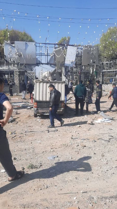 'شهرداری منطقه ۱۸ #تهران پس از حمله صبح پنجشنبه ۱۴ اسفند'📍35.6494, 51.3487Vahid📡 @VahidOnline'شهرداری منطقه ۱۸ #تهران پس از حمله صبح پنجشنبه ۱۴ اسفند'📍35.6494, 51.3487Vahid📡 @VahidOnline