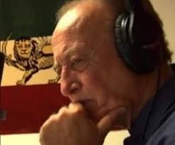 #سعید_قائم‌مقامی گوینده سرشناس رادیو، مدیر پیشین رادیو تهران و شاعر در لس‌آنجلس #درگذشت.آقای قایم‌مقامی دو هفته به دلیل سکته مغزی در بیمارستان بستری شده بود. سعید قایم‌مقامی در سال ۱۳۴۱ کار خود را پس از پایان دوران دبیرستان، با گزارشگری برای رادیو صدای ایران آغاز کرد و سپس با تاسیس تلویزیون، به عنوان یکی از نخستین گویندگان تلویزیون در ایران به آن پیوست. آقای قا‌یم‌مقامی در دهه پنجاه خورشیدی به سمت مدیریت در رادیو و تلویزیون ملی ایران منتصب شد و چندین ایستگاه رادیو و تلویزیونی در سراسر ایران افتتاح کرد که از آن جمله رادیوی ۲۴ ساعته اف‌ام تهران بود.سعید قایم‌مقامی پس از انقلاب اسلامی دستگیر و زندانی شد و در سال ۱۳۶۷ ایران را ترک کرد. او در لس‌آنجلس در ایستگاه‌های رادیویی مختلف از جمله رادیو صدای ایران کار خود را ادامه داد.سعید قایم‌مقامی قریحه ترانه‌سرایی هم داشت و از جمله ترانه #مرد_تنهای_شب را برای حبیب سروده بود.bbcpersian📡 @VahidOnline#سعید_قائم‌مقامی گوینده سرشناس رادیو، مدیر پیشین رادیو تهران و شاعر در لس‌آنجلس #درگذشت.آقای قایم‌مقامی دو هفته به دلیل سکته مغزی در بیمارستان بستری شده بود. سعید قایم‌مقامی در سال ۱۳۴۱ کار خود را پس از پایان دوران دبیرستان، با گزارشگری برای رادیو صدای ایران آغاز کرد و سپس با تاسیس تلویزیون، به عنوان یکی از نخستین گویندگان تلویزیون در ایران به آن پیوست. آقای قا‌یم‌مقامی در دهه پنجاه خورشیدی به سمت مدیریت در رادیو و تلویزیون ملی ایران منتصب شد و چندین ایستگاه رادیو و تلویزیونی در سراسر ایران افتتاح کرد که از آن جمله رادیوی ۲۴ ساعته اف‌ام تهران بود.سعید قایم‌مقامی پس از انقلاب اسلامی دستگیر و زندانی شد و در سال ۱۳۶۷ ایران را ترک کرد. او در لس‌آنجلس در ایستگاه‌های رادیویی مختلف از جمله رادیو صدای ایران کار خود را ادامه داد.سعید قایم‌مقامی قریحه ترانه‌سرایی هم داشت و از جمله ترانه #مرد_تنهای_شب را برای حبیب سروده بود.bbcpersian📡 @VahidOnline