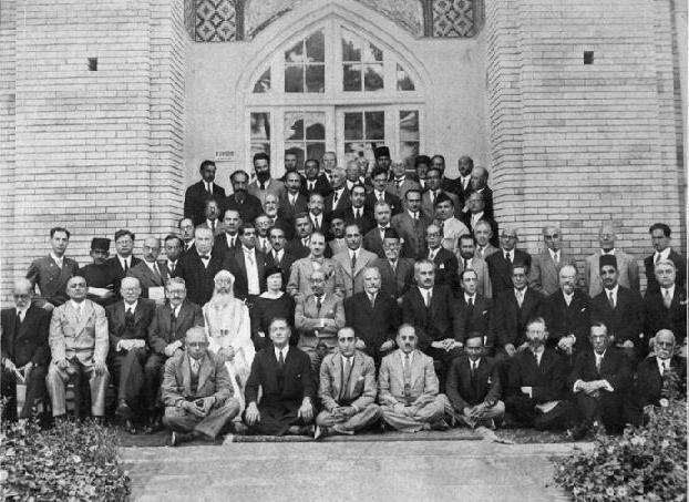 کنگرهٔ علمی #هزاره_فردوسی سال ۱۳۱۳ تا امروز ایران رنگ چنین گردهمایی از ادبا و اهل فرهنگ رو  دیگه به خودش ندیده.twitter.com/EmilyAmraee/status/959179639926263808📡 @VahidOnline