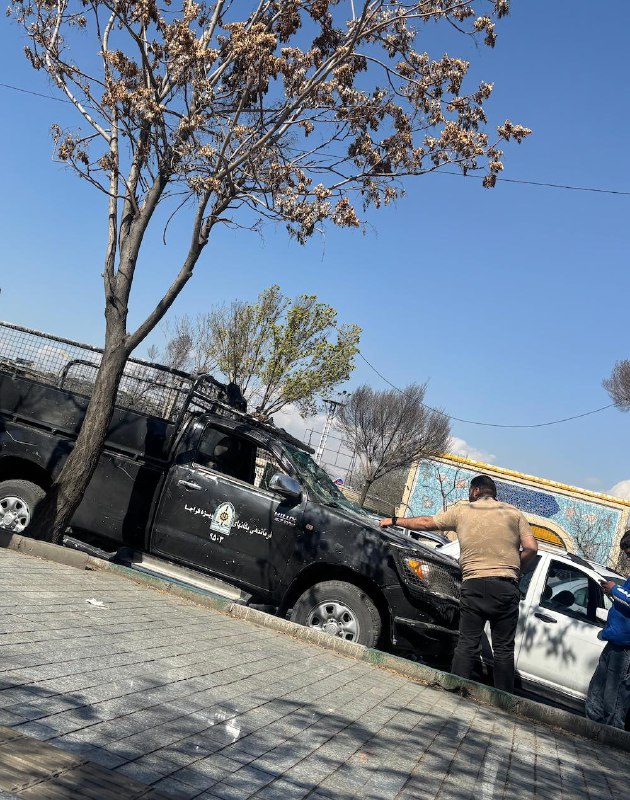 'خودروهای نظامی خسارت دیده در هدف گرفته شدن مجموعه ورزشی بعثت #تهران'تصاویر دریافتی با شرح بالا، پنجشنبه ۱۴ اسفندVahid📡 @VahidOnline'خودروهای نظامی خسارت دیده در هدف گرفته شدن مجموعه ورزشی بعثت #تهران'تصاویر دریافتی با شرح بالا، پنجشنبه ۱۴ اسفندVahid📡 @VahidOnline