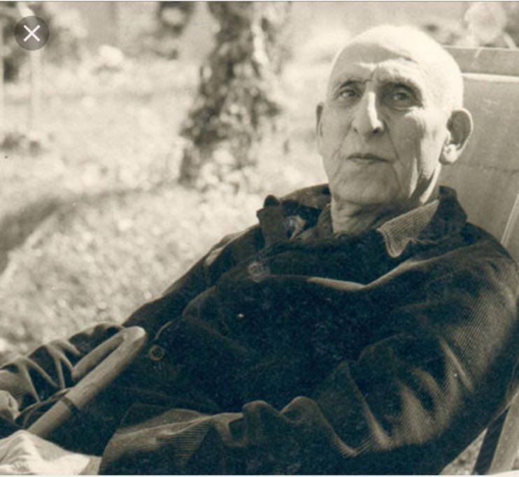 ١٠سال #حصر خانگی قهرمان نهضت ملی شدن صنعت نفت در ایران با درگذشت او درچنین روزی به پایان رسیدو ننگ آن برای همیشه بر پیشانی #استبداد باقی ماند.BahmanAmouee