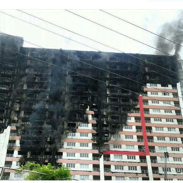 instagram.com/p/BHb4ecnBGn2#حریق #آتش‌سوزی #برج_طاووس #انزلی #گیلان📡 telegram.me/joinchat/AqK5yDvOHYtj8YeBsMhERA