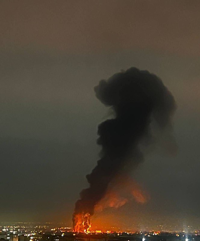 'مهرآباد #تهران'عکس دریافتی با شرح بالا، بامداد دوشنبه ۲۵ اسفندVahid📡 @VahidOnline