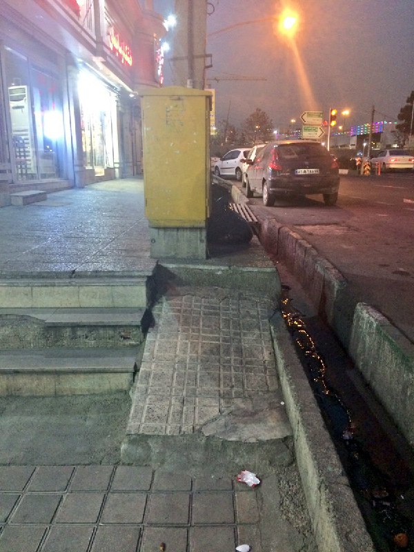 وقتی شهرداری و اداره‌ی برق دست به دست هم می‌دهند تا هیچ معلولی به هیچ وجه رد نشود خدانکرده! خسرو شمالی، بازار روز صادقیهkhabgard