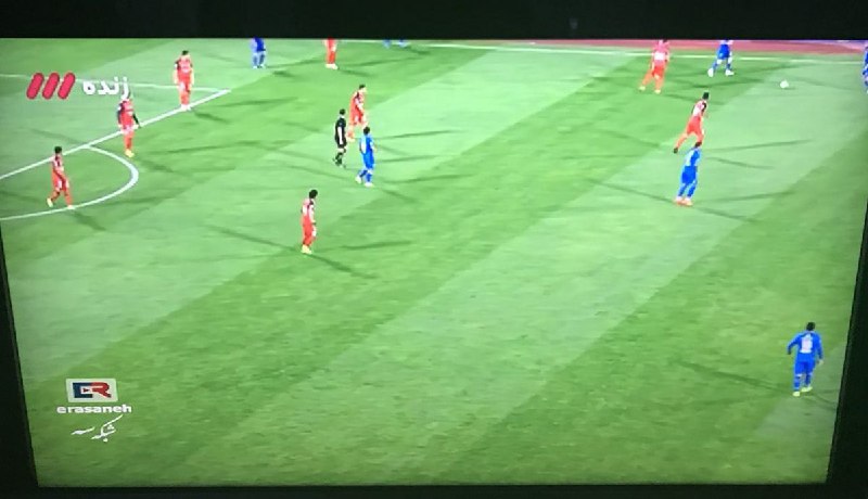 عکس کج نیست، تصویربرداری #صداوسیما کج است، برای اینکه تبلیغات دور زمین در بازی #استقلال و نفت را پخش نکنند! Esteghlal