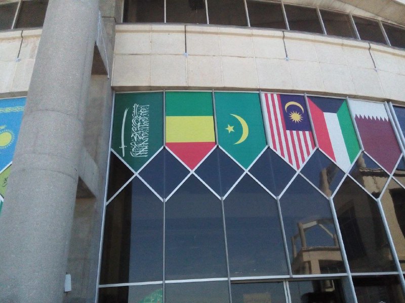 عکس رو دوستم در پایانه مسافربری #مشهد گرفته، تو #پرچم #عربستان دست بردند.Mardetanha