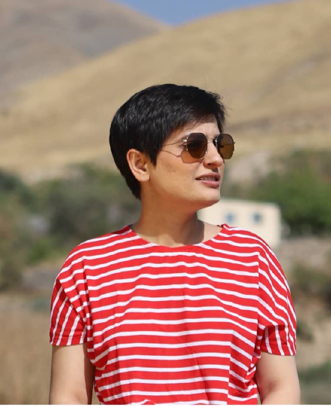 بیانیه مشترک وزارت اطلاعات و اطلاعات سپاه چه پرونده‌سازی مفصلی برای #نیلوفر_حامدی و #الهه_محمدی کرده! این زن‌های شجاع اولین کسایی بودن که صدای مهسا رو به دنیا رسوندن.Zi_Sh_وزارت اطلاعات و سازمان اطلاعات سپاه بیانیه مشترکی در مورد اعتراضات اخیر منتشر و رسما، نیلوفر حامدی، خبرنگار شرق، و الهه محمدی، خبرنگار روزنامه هم‌میهن، را به انتشار نخستین عکس#مهسا_امینی روی تخت بیمارستان و انتشار «اخبار جهت‌دار» از مراسم تشییع، تدفین و تجمعات اولیه متهم کردند.این دو نهاد اطلاعاتی، خبرنگاران یاد شده را افراد آموزش‌دیده در دوره‌های به گفته آن‌ها «رژیم مافیایی آمریکا» در کشورهای خارجی معرفی، و آن‌ها را متهم کرده است که نقش منابع اولیه خبرسازی برای «رسانه‌های بیگانه» را ایفا کرده‌اند.RadioFarda_📡 @VahidOnlineبیانیه مشترک وزارت اطلاعات و اطلاعات سپاه چه پرونده‌سازی مفصلی برای #نیلوفر_حامدی و #الهه_محمدی کرده! این زن‌های شجاع اولین کسایی بودن که صدای مهسا رو به دنیا رسوندن.Zi_Sh_وزارت اطلاعات و سازمان اطلاعات سپاه بیانیه مشترکی در مورد اعتراضات اخیر منتشر و رسما، نیلوفر حامدی، خبرنگار شرق، و الهه محمدی، خبرنگار روزنامه هم‌میهن، را به انتشار نخستین عکس#مهسا_امینی روی تخت بیمارستان و انتشار «اخبار جهت‌دار» از مراسم تشییع، تدفین و تجمعات اولیه متهم کردند.این دو نهاد اطلاعاتی، خبرنگاران یاد شده را افراد آموزش‌دیده در دوره‌های به گفته آن‌ها «رژیم مافیایی آمریکا» در کشورهای خارجی معرفی، و آن‌ها را متهم کرده است که نقش منابع اولیه خبرسازی برای «رسانه‌های بیگانه» را ایفا کرده‌اند.RadioFarda_📡 @VahidOnline