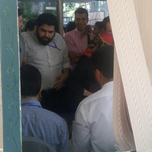 عادل #فردوسی پور در حوزه خوابگاه امام علی#انتخابات #روزانتخابات📡 @VahidOnline