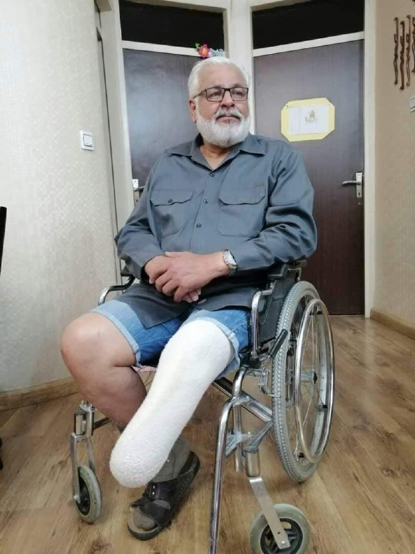 '#جانباز #بهایی دوران جنگ ایران و عراق با ۳۸۱ بخیه در بدن و نداشتن یک کلیه، یک پا، یک پرده گوش، آمبولی شدید ریه و گرفتگی دو رگ قلبی به شعبه دوم دادگاه انقلاب اسلامی کرج در تاریخ ۲۴ اردیبهشت ماه احضار شد.#روح_الله_زیبایی که پیشتر حکم یکسال زندانش توسط شعبه یک دادگاه انقلاب کرج صادر و در ماه جاری در دادگاه تجدید نظر استان البرز عینا تایید شده بود، مجددا بدلیل بهائی بودن با اتهامات جدیدی روبرو و بیست و چهارم اردیبهشت به شعبه دوم دادگاه انقلاب اسلامی کرج احضار شد.'miladpoureisa _ hra-news📡 @VahidOnline