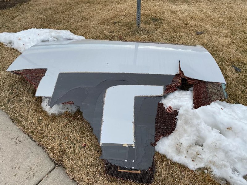 یکی از موتورهای جت پرواز ۳۲۸ United #آمریکا آتیش گرفته، این خانم که پدر و مادرش توی پرواز بودن این ویدیو رو اشتراک گذاشته، واقعا ترسناکه 🤦‍♂️🤦‍♂️tedmozBفکر کن از‌ پنجره #هواپیما نگاه کنی و چنین صحنه‌ای ببینی.alirezashirazi منشن‌ها رو ببین. زه‌ موتور افتاده تو حیاط یکیSinaTweetedچه برگ ریزونM3itiiموتور یک هواپیمای مسافربری #بوئینگ ۷۷۷ دقایقی پس از برخاستن از فرودگاه بین المللی دنور در ایالت کلرادو دچار #آتش‌سوزی شد و قطعاتی از بدنه موتور این هواپیما در مناطق مسکونی در شهر برومفیلد در حومه دنور سقوط کرد.این بوئینگ ۷۷۷ با ۲۳۱ مسافر و ۱۰ خدمه توانست بدون مشکلی به فرودگاه دنور بازگردد. مقام‌های هواپیمایی در دنور می‌گویند، در این حادثه به کسی آسیب نرسیده است.پلیس شهر برومفیلد از اهالی این مناطق خواسته است که از جمع آوری قطعات بدنه موتور این هواپیما خودداری کنند.RadioFarda_با این وضعیت سالم به زمین نشست. - موشک دوم را چرا زدید؟! #PS752MahIzadYaarشرکت #یونایتد📡 @VahidOnlineیکی از موتورهای جت پرواز ۳۲۸ United #آمریکا آتیش گرفته، این خانم که پدر و مادرش توی پرواز بودن این ویدیو رو اشتراک گذاشته، واقعا ترسناکه 🤦‍♂️🤦‍♂️tedmozBفکر کن از‌ پنجره #هواپیما نگاه کنی و چنین صحنه‌ای ببینی.alirezashirazi منشن‌ها رو ببین. زه‌ موتور افتاده تو حیاط یکیSinaTweetedچه برگ ریزونM3itiiموتور یک هواپیمای مسافربری #بوئینگ ۷۷۷ دقایقی پس از برخاستن از فرودگاه بین المللی دنور در ایالت کلرادو دچار #آتش‌سوزی شد و قطعاتی از بدنه موتور این هواپیما در مناطق مسکونی در شهر برومفیلد در حومه دنور سقوط کرد.این بوئینگ ۷۷۷ با ۲۳۱ مسافر و ۱۰ خدمه توانست بدون مشکلی به فرودگاه دنور بازگردد. مقام‌های هواپیمایی در دنور می‌گویند، در این حادثه به کسی آسیب نرسیده است.پلیس شهر برومفیلد از اهالی این مناطق خواسته است که از جمع آوری قطعات بدنه موتور این هواپیما خودداری کنند.RadioFarda_با این وضعیت سالم به زمین نشست. - موشک دوم را چرا زدید؟! #PS752MahIzadYaarشرکت #یونایتد📡 @VahidOnline