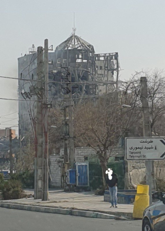 ساختمان 'پژوهشگاه فضایی طرشت پس از حمله ۲۲ اسفند'تصاویر دریافتی از شهروندان در غرب #تهران، شنبه ۲۳ اسفند📡 @VahidOnlineساختمان 'پژوهشگاه فضایی طرشت پس از حمله ۲۲ اسفند'تصاویر دریافتی از شهروندان در غرب #تهران، شنبه ۲۳ اسفند📡 @VahidOnline