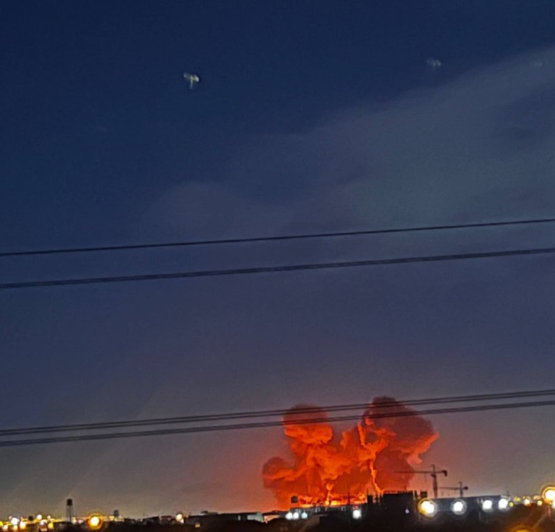 '#تهران سمت فرودگاه مهرآباد'عکس‌های دریافتی از 'حمله حدود ساعت ۳ بامداد سه‌شنبه ۱۸ فروردین'Vahid📡 @VahidOnline'#تهران سمت فرودگاه مهرآباد'عکس‌های دریافتی از 'حمله حدود ساعت ۳ بامداد سه‌شنبه ۱۸ فروردین'Vahid📡 @VahidOnline