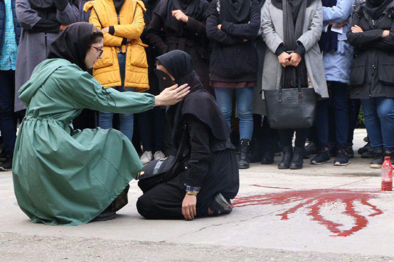 بخشی از اجرای نمایش 