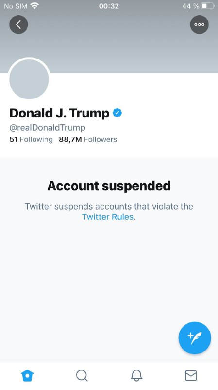 realDonaldTrumpدوره دونالد #ترامپ در توییتر زودتر از دوره‌‌اش در کاخ سفید تمام شد. HadiNili#توییتر از مسدود شدن کامل و دایمی حساب دونالد ترامپ خبر داده.توییتر علت این تصمیم را پیگیری از احتمال «تشویش و ترغیب به خشونت بیشتر» عنوان کرده.bbcpersianتوییتر در بیانیه خود با تحلیل دو توییت ترامپ در روز جمعه گفت برداشت این شرکت این‌ است که توییت‌های مذکور ممکن است دیگران را به تکرار خشونت‌های اخیر در ساختمان کنگره ترغیب کنند و «چندین مولفه» نشان می‌دهد برخی این پیام‌ها را به منزله تشویق به تکرار این واقعه، تلقی می‌کنند.توییتر