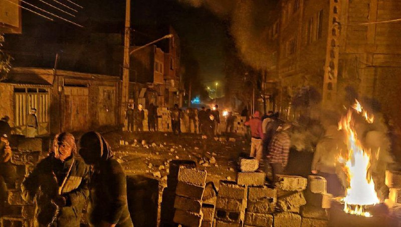 'سنگربندی در #مهاباد'SamRasoulpour📡 @VahidOnline'سنگربندی در #مهاباد'SamRasoulpour📡 @VahidOnline