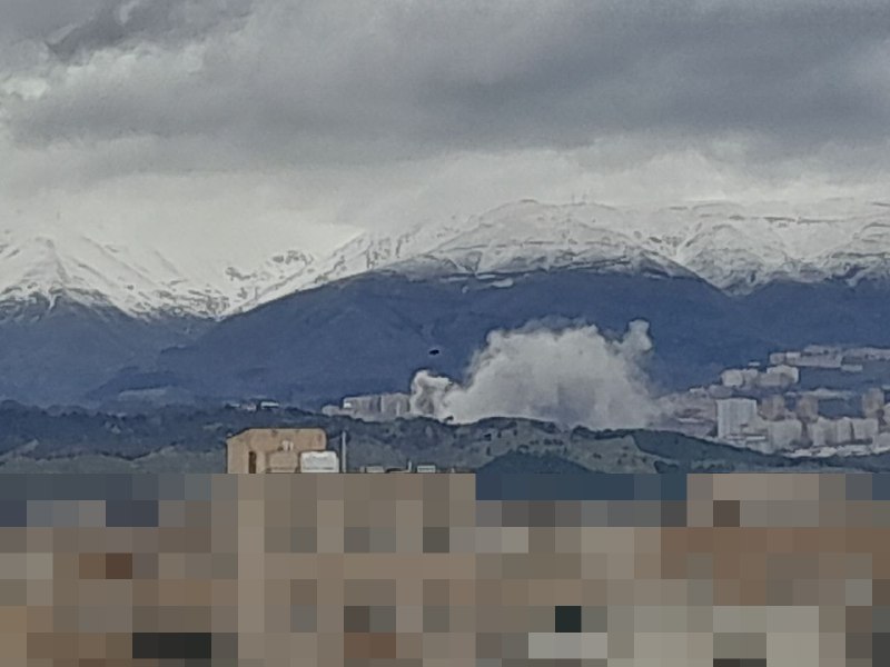 تصاویر دریافتی از #تهران شنبه ۸ فروردین شهروندان در پیام‌ها میگن حدود ساعت ۱۳ نقاطی در شهرک محلاتی در شمال شرق تهران و خیابان مهناز (صابونچی) هدف قرار گرفتند.Vahid📡 @VahidOnlineتصاویر دریافتی از #تهران شنبه ۸ فروردین شهروندان در پیام‌ها میگن حدود ساعت ۱۳ نقاطی در شهرک محلاتی در شمال شرق تهران و خیابان مهناز (صابونچی) هدف قرار گرفتند.Vahid📡 @VahidOnline