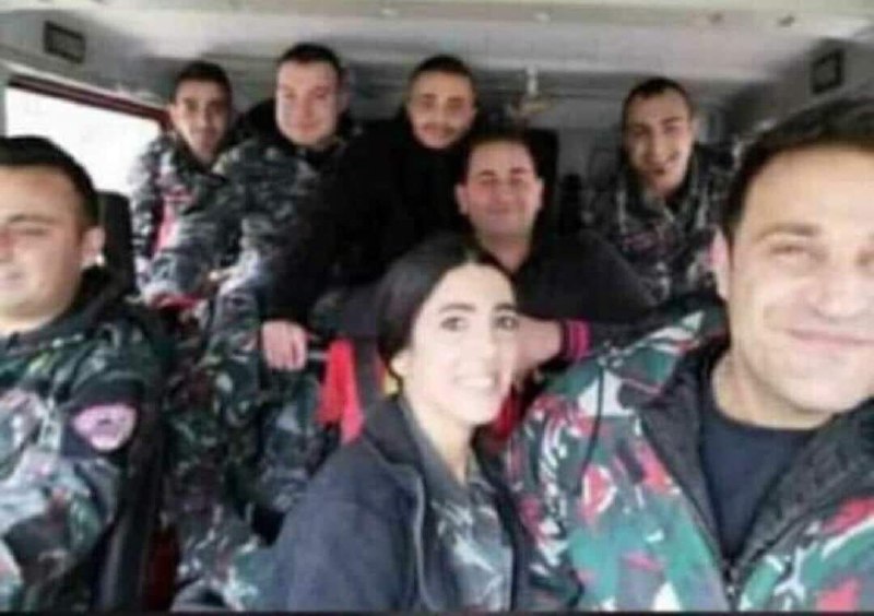 2️⃣ وسط فیلم گرفتن برای عروسی‌شون بودند #بیروت nimeshab3️⃣ آخرین تصویر آتش نشانانی که برای خاموش کردن انفجار و آتش‌سوزی اولیه‌ی بیروت اعزام شده بودند. بعد از انفجار اصلی همه کشته شدند.lantenlدر انفجار عظیمی که روز سه‌شنبه، ۱۴ مرداد، در بندر بیروت رخ داد دست کم ۱۳۵ نفر کشته شده و بیش از ۵۰۰۰ نفر نیز زخمی شده‌اند اما گزارش‌ها حاکی است که همچنان صدها نفر در محدوده انفجار مفقودالاثر هستند.مقامات این کشور با اعلام این خبر می‌گویند که شمار قربانیان این حادثه احتمالاً بالاتر از رقمی است که اکنون اعلام شده است.مروان عبود، فرماندار بیروت، می‌گوید که حدود ۳۰۰ هزار نفر بر اثر این انفجار عظیم بی‌خانمان شده‌اند و میزان خسارت به شهر چیزی بین ۳ تا ۵ میلیارد دلار است.RadioFarda_📡 @VahidOnline2️⃣ وسط فیلم گرفتن برای عروسی‌شون بودند #بیروت nimeshab3️⃣ آخرین تصویر آتش نشانانی که برای خاموش کردن انفجار و آتش‌سوزی اولیه‌ی بیروت اعزام شده بودند. بعد از انفجار اصلی همه کشته شدند.lantenlدر انفجار عظیمی که روز سه‌شنبه، ۱۴ مرداد، در بندر بیروت رخ داد دست کم ۱۳۵ نفر کشته شده و بیش از ۵۰۰۰ نفر نیز زخمی شده‌اند اما گزارش‌ها حاکی است که همچنان صدها نفر در محدوده انفجار مفقودالاثر هستند.مقامات این کشور با اعلام این خبر می‌گویند که شمار قربانیان این حادثه احتمالاً بالاتر از رقمی است که اکنون اعلام شده است.مروان عبود، فرماندار بیروت، می‌گوید که حدود ۳۰۰ هزار نفر بر اثر این انفجار عظیم بی‌خانمان شده‌اند و میزان خسارت به شهر چیزی بین ۳ تا ۵ میلیارد دلار است.RadioFarda_📡 @VahidOnline