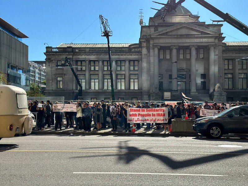 Banafshehnhiتجمع ایرانیان در #ونکوور #کانادا#مهسا_امینی📡 @VahidOnlineBanafshehnhiتجمع ایرانیان در #ونکوور #کانادا#مهسا_امینی📡 @VahidOnline