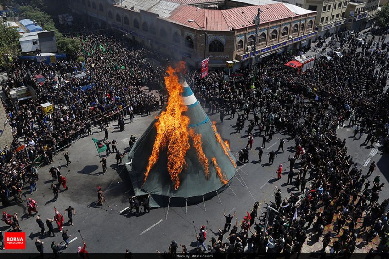 مراسم خیمه‌سوزان عاشورا در چهارراه #گلوبندک تهراناز نظر رعایت پروتکل‌های بهداشتی...عکس‌ها از متین قاسمی borna.news#به_کادر_درمانی_رحم_کنید rouholahvahdati, PejmanMousaviآره دیگه، این ماسک‌ها زره جادویی و اکسیر جاودانگیه که اینا اینجوری میلولن تو هم.Twittzan1با‌ورمممممم‌ نمیشه مال امساله.DavoodiMelikaوای از ۱۴ روز دیگه 