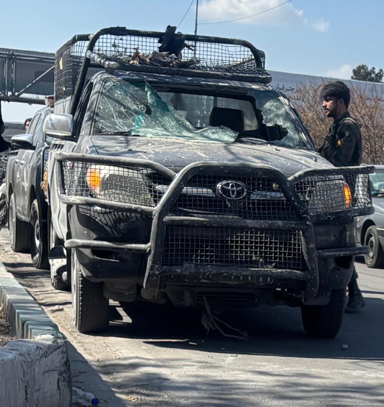 'خودروهای نظامی خسارت دیده در هدف گرفته شدن مجموعه ورزشی بعثت #تهران'تصاویر دریافتی با شرح بالا، پنجشنبه ۱۴ اسفندVahid📡 @VahidOnline'خودروهای نظامی خسارت دیده در هدف گرفته شدن مجموعه ورزشی بعثت #تهران'تصاویر دریافتی با شرح بالا، پنجشنبه ۱۴ اسفندVahid📡 @VahidOnline