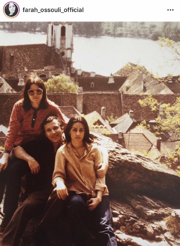 خانواده خسرو سینایی کارگردان سینما از #درگذشت او پس از تحمل چندین ماه بیماری، نهایتاً به علت ابتلا به ویروس کرونا خبر دادند.خسرو سینایی هنگام مرگ ۸۰سال داشت؛ چهره‌ای که بیش از نیم قرن در عرصه سینما فعالیت کرد و با آثاری چون «عروس آتش» درخشید. اما بخش بزرگی از شهرت او به ساخت فیلم‌های مستند بازمی‌گردد که یکی از ستایش‌شده‌ترین آن‌ها «مرثیه گمشده» است، محصول سال۱۳۶۲ که به مهاجرت لهستانی‌ها به ایران در دوره جنگ جهانی دوم می‌پردازد.RadioFarda_2️⃣ پست فرح اصولی [همسر