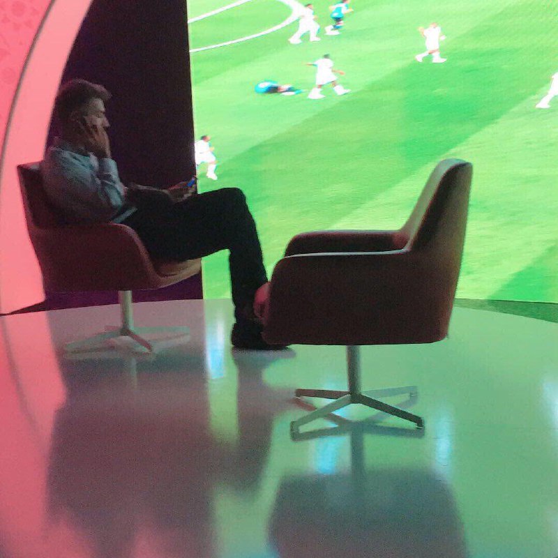 عادل #فردوسی‌پور بعد از ساعت‌ها جلسه درباره حضور و عدم حضور #پویولhamiidjafarii📡 @VahidOnline