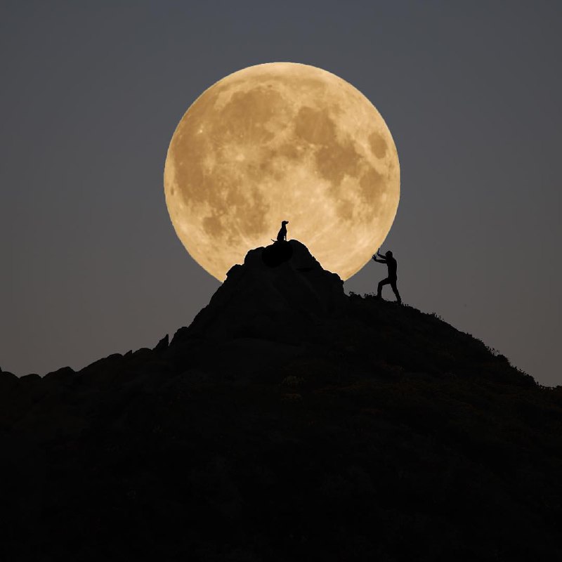 خیلی‌ها نوشتند که این بهترین عکسیه که از #ابرماه دیدند.گویا اون خود عکاسه که توی عکسه.توییتر