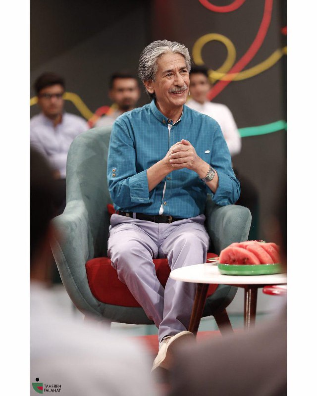 #آقای_حکایتی مهمان امشب #خندوانه#بهرام_شاه‌محمدلو کارگردان و بازیگری است که کودکان دهه۶۰و۷۰ او را بیشتر با مجموعه [#زیرگنبدکبود] به یاد دارندTasnimnews_Fa