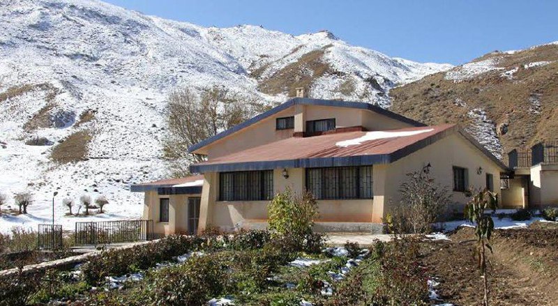 تخریب بزرگ ترین باغ سیب استان #سمنان و اخراج ۸۰ خانوار توسط #سپاه. بیشتر این خانوارها #بهایی هستند. iranwire.com/fa/features/18454twitter.com/aidaghajar/status/777075064600662017📡 @VahidOnline