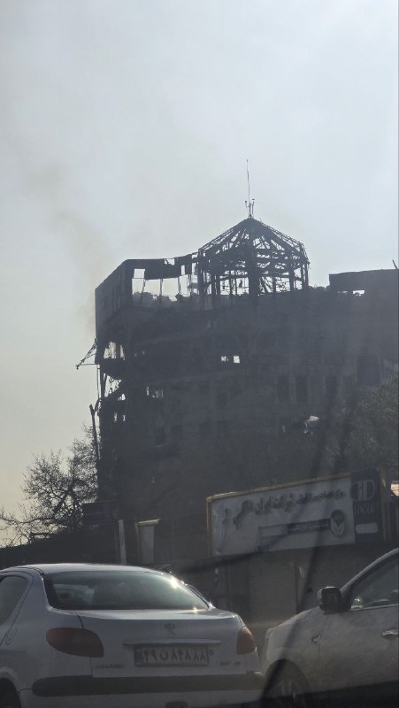 ساختمان 'پژوهشگاه فضایی طرشت پس از حمله ۲۲ اسفند'تصاویر دریافتی از شهروندان در غرب #تهران، شنبه ۲۳ اسفند📡 @VahidOnlineساختمان 'پژوهشگاه فضایی طرشت پس از حمله ۲۲ اسفند'تصاویر دریافتی از شهروندان در غرب #تهران، شنبه ۲۳ اسفند📡 @VahidOnline