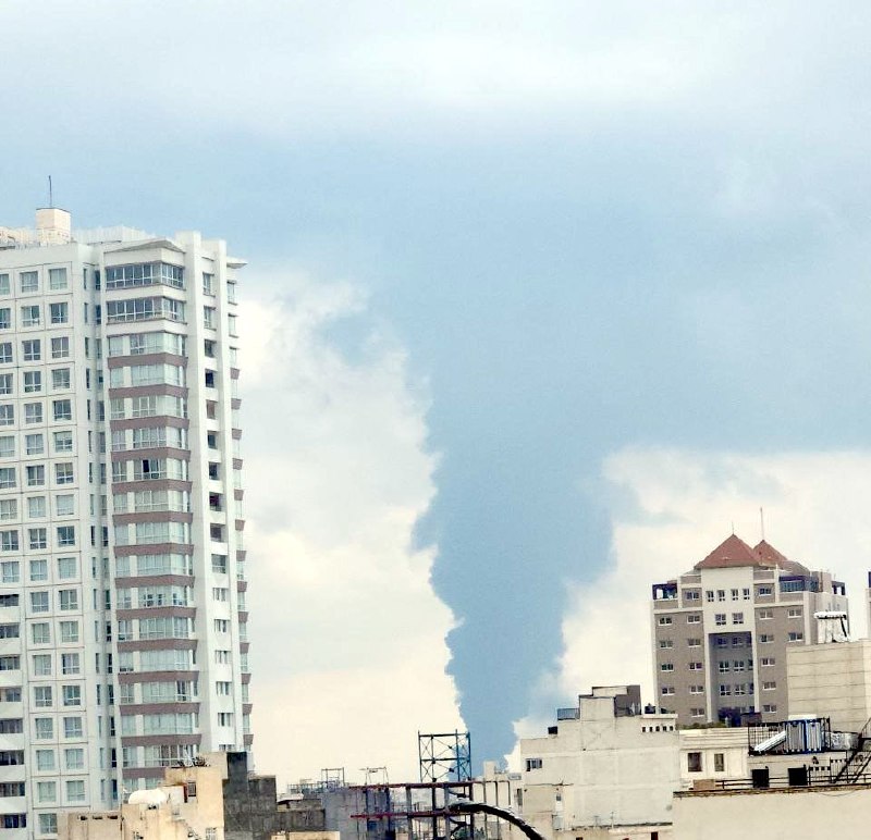 #مشهد عکس‌های دریافتی از ستون دود 'سمت فرودگاه مشهد پس از انفجارهای ساعت ۹