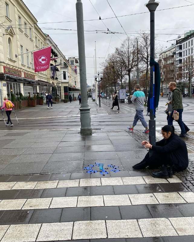 'به یاد #خدانور_لجه‌ای در گوتنبرگ سوئد'Vahid📡 @VahidOnline'به یاد #خدانور_لجه‌ای در گوتنبرگ سوئد'Vahid📡 @VahidOnline